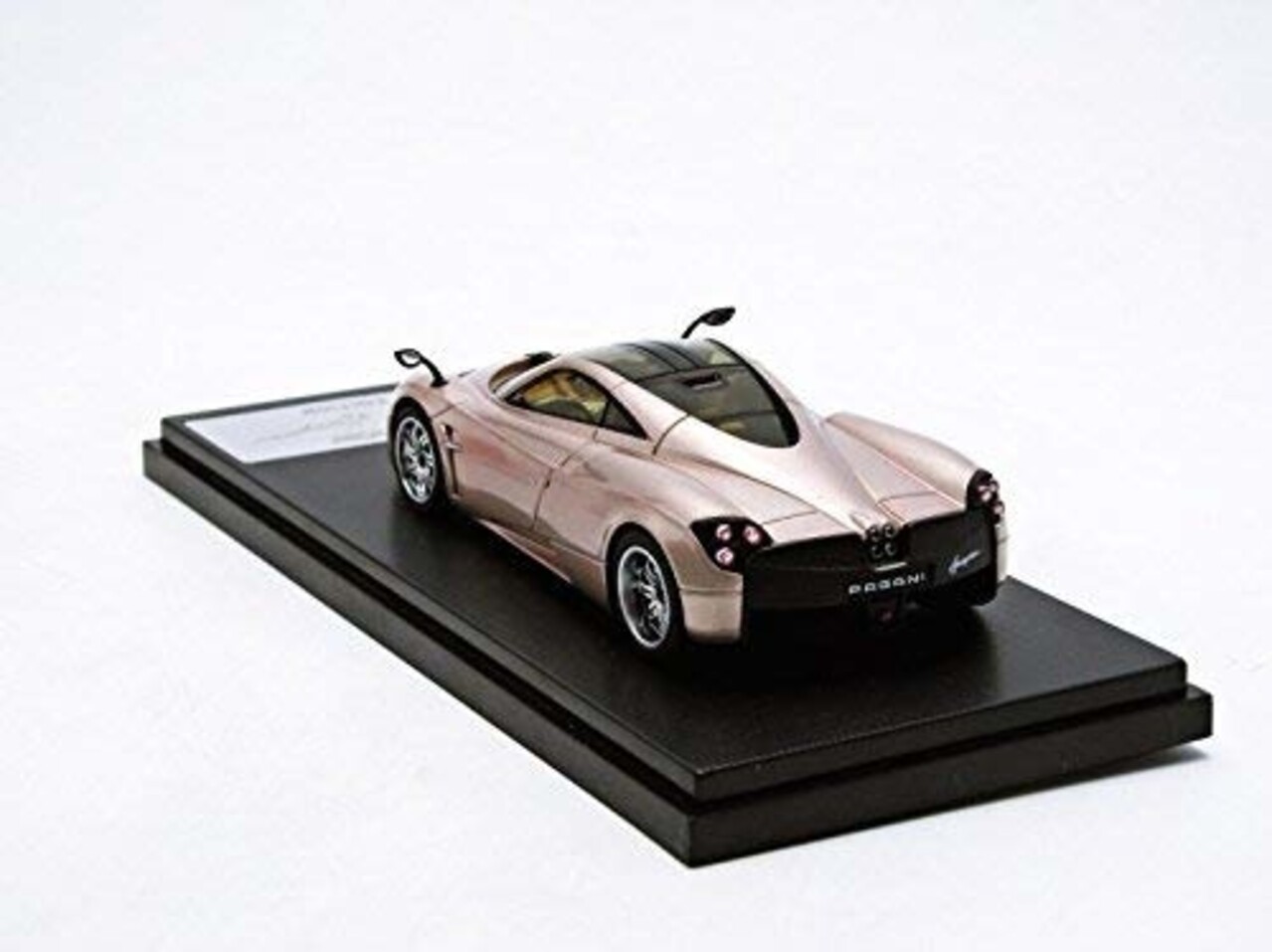 Pagani Pagani Huayra - 1:43 - Welly GT Autos