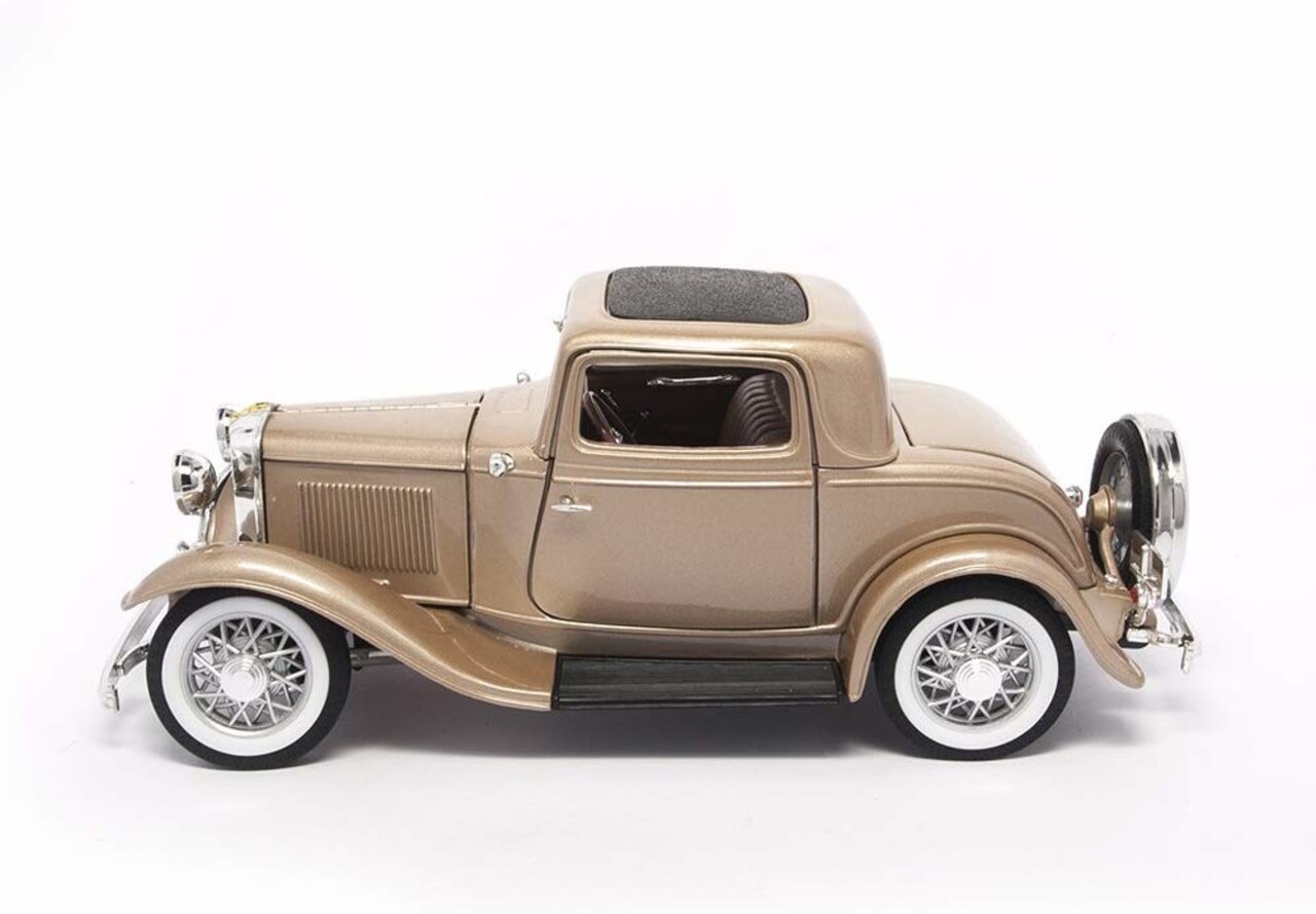 Ford Ford 3-Window Coupe 1932 - 1:18 - Road Signature
