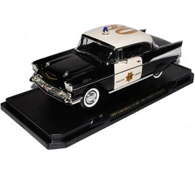 Chevrolet Chevrolet Bel Air Police Version 1957 - 1:18 - Road Signature Chevrolet Chevrolet Bel Air Police Version 1957 - 1:18 - Road Signature