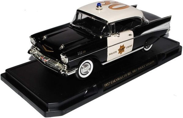Chevrolet Chevrolet Bel Air Police Version 1957 - 1:18 - Road Signature Chevrolet Chevrolet Bel Air Police Version 1957 - 1:18 - Road Signature