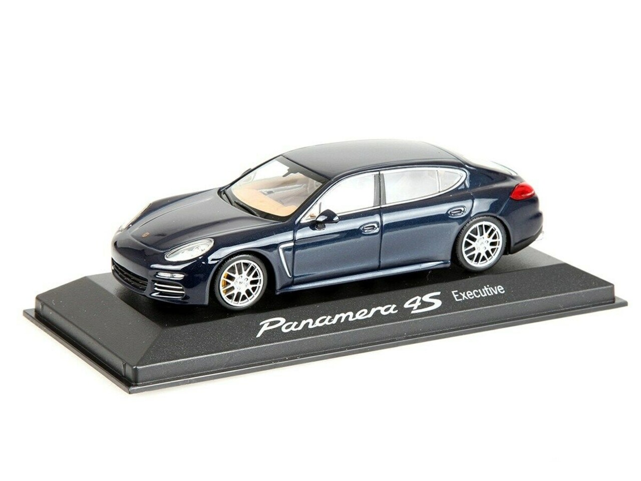 Porsche Porsche Panamera 4S Executive - 1:43 - Minichamps Porsche Porsche Panamera 4S Executive - 1:43 - Minichamps