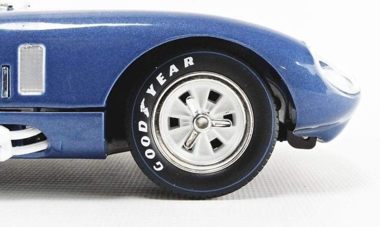 Shelby Shelby Cobra Daytona Coupe #11 24h Le Mans 1965 - 1:18 - CMR Classic Model Replicars Shelby Shelby Cobra Daytona Coupe #11 24h Le Mans 1965 - 1:18 - CMR Classic Model Replicars