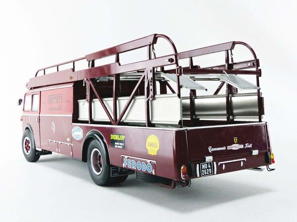 Fiat Fiat-Bartoletti Tipo 642 RN2 Ferrari Racing Car Transporter 1957 - 1:18 - CMR Classic Model Replicars Fiat Fiat-Bartoletti Tipo 642 RN2 Ferrari Racing Car Transporter 1957 - 1:18 - CMR Classic Model Replicars
