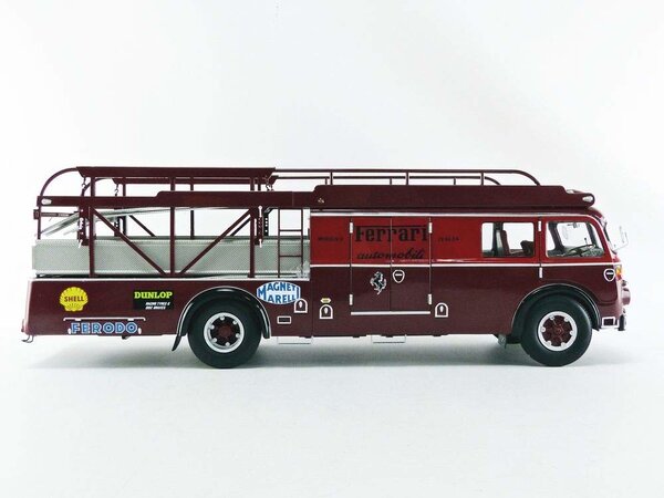 Fiat Fiat-Bartoletti Tipo 642 RN2 Ferrari Racing Car Transporter 1957 - 1:18 - CMR Classic Model Replicars Fiat Fiat-Bartoletti Tipo 642 RN2 Ferrari Racing Car Transporter 1957 - 1:18 - CMR Classic Model Replicars
