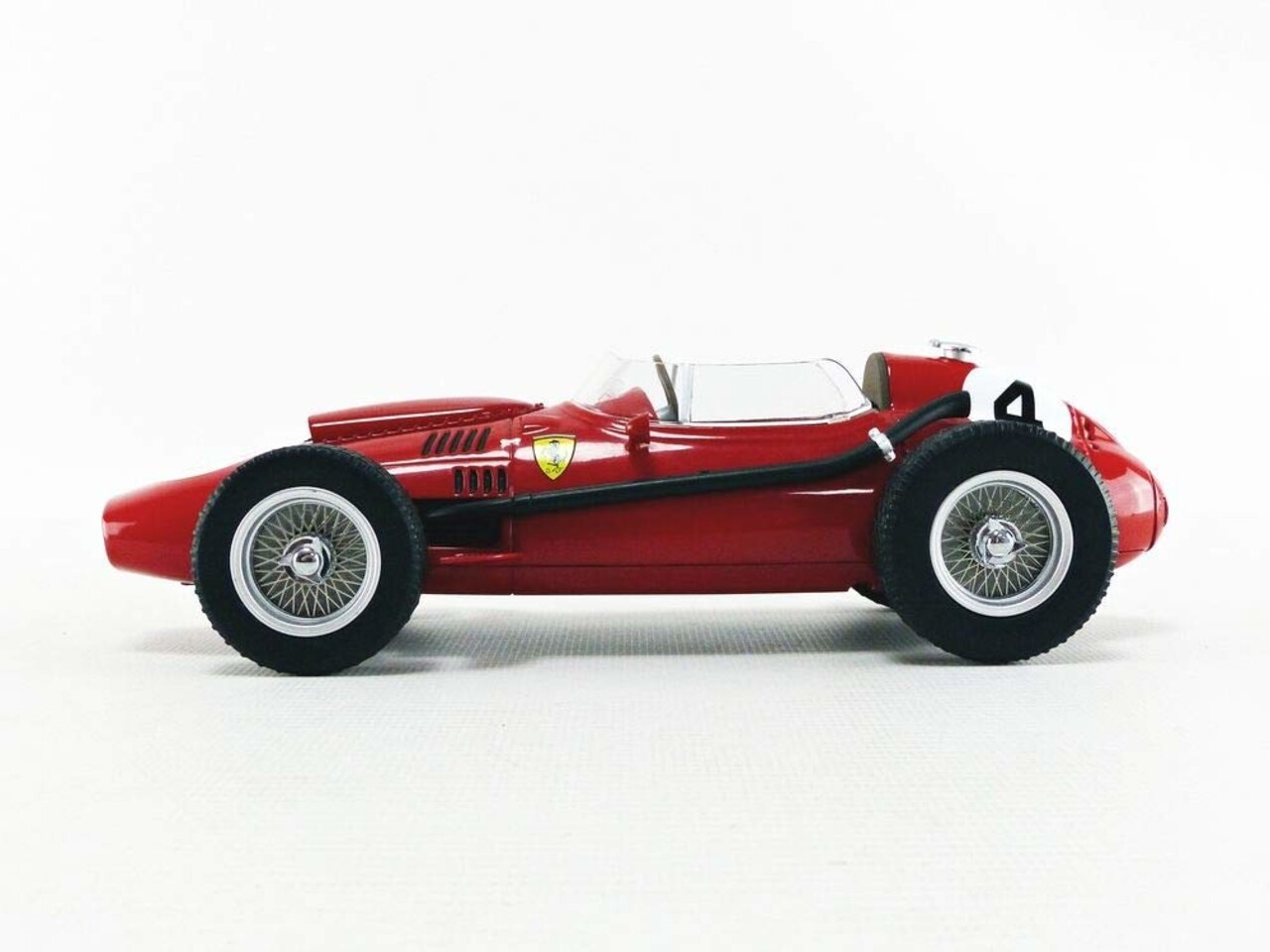 Formule 1 Ferrari Dino 246 #4 Weltmeister Frankreich GP 1958 - 1:18 - CMR Classic Model Replicars Formule 1 Ferrari Dino 246 #4 Weltmeister Frankreich GP 1958 - 1:18 - CMR Classic Model Replicars