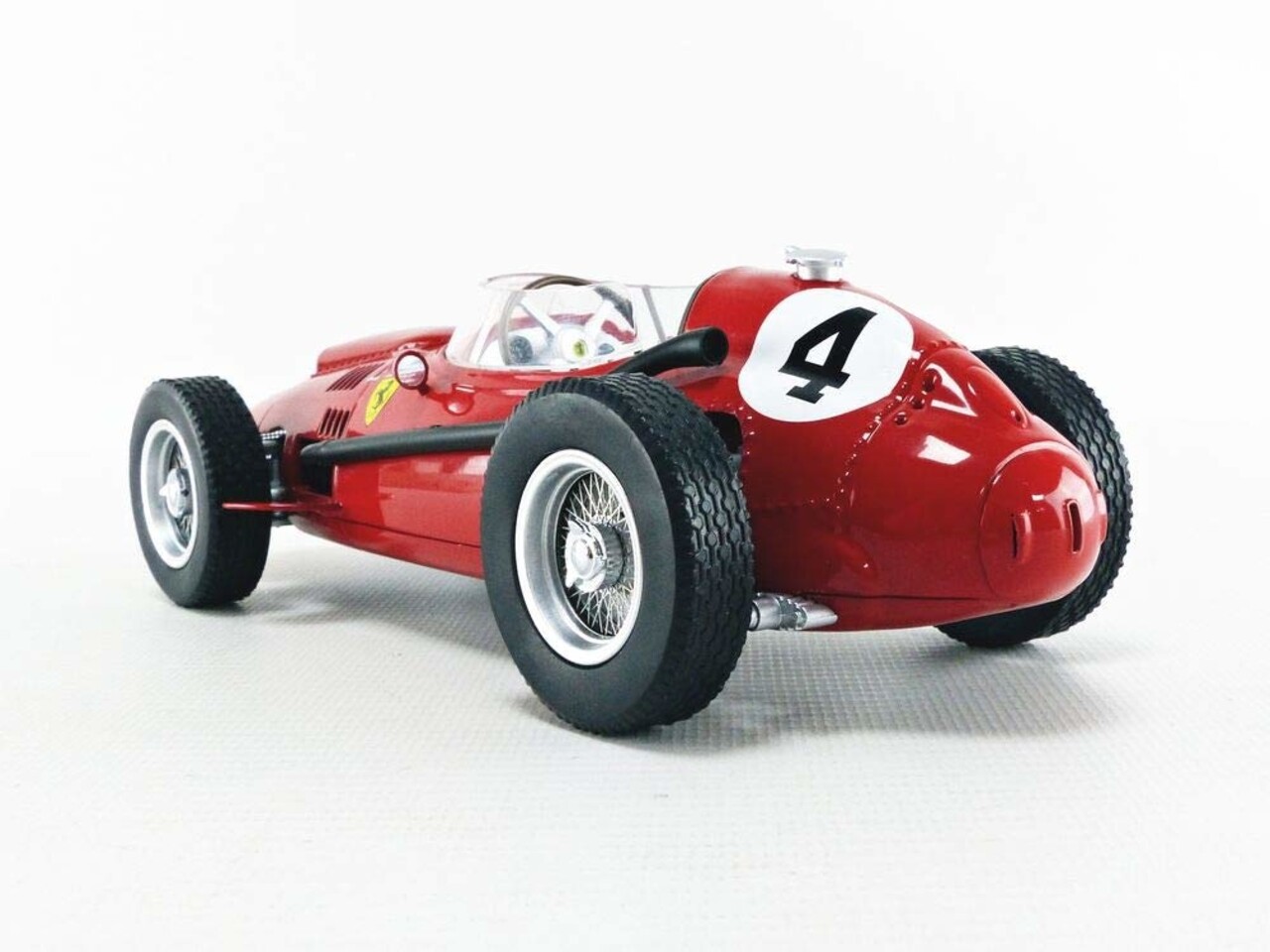 Formule 1 Ferrari Dino 246 #4 Weltmeister Frankreich GP 1958 - 1:18 - CMR Classic Model Replicars Formule 1 Ferrari Dino 246 #4 Weltmeister Frankreich GP 1958 - 1:18 - CMR Classic Model Replicars