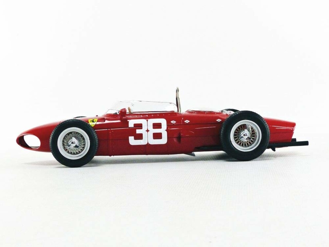 Formule 1 Ferrari Dino 156 Sharknose #38 3rd GP Monaco 1961 - 1:18 - CMR Classic Model Replicars Formule 1 Ferrari Dino 156 Sharknose #38 3rd GP Monaco 1961 - 1:18 - CMR Classic Model Replicars