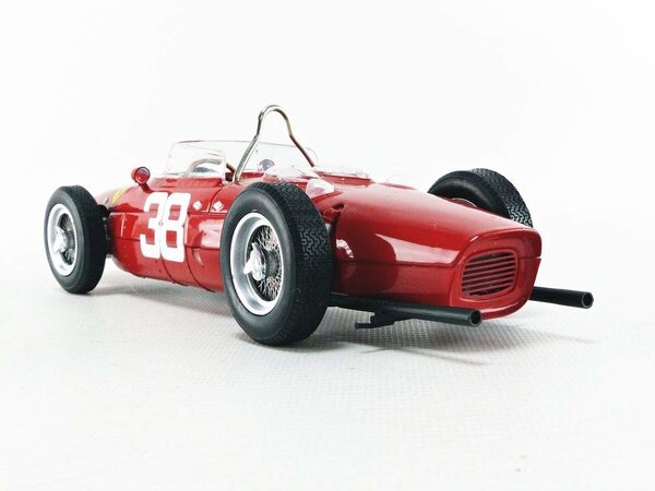 Formule 1 Ferrari Dino 156 Sharknose #38 3rd GP Monaco 1961 - 1:18 - CMR Classic Model Replicars Formule 1 Ferrari Dino 156 Sharknose #38 3rd GP Monaco 1961 - 1:18 - CMR Classic Model Replicars