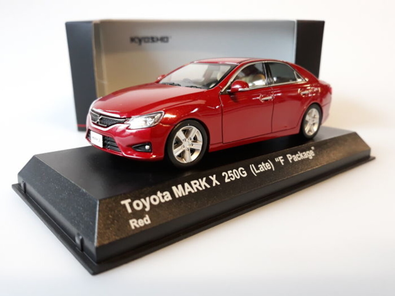Toyota Toyota Mark X 250G (Late) 'F Package' - 1:43 - Kyosho Toyota Toyota Mark X 250G (Late) 'F Package' - 1:43 - Kyosho