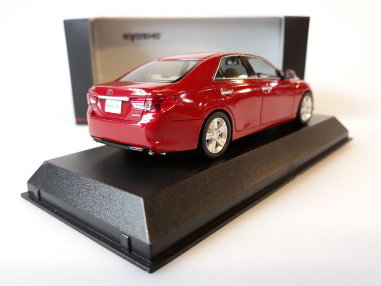 Toyota Toyota Mark X 250G (Late) 'F Package' - 1:43 - Kyosho Toyota Toyota Mark X 250G (Late) 'F Package' - 1:43 - Kyosho