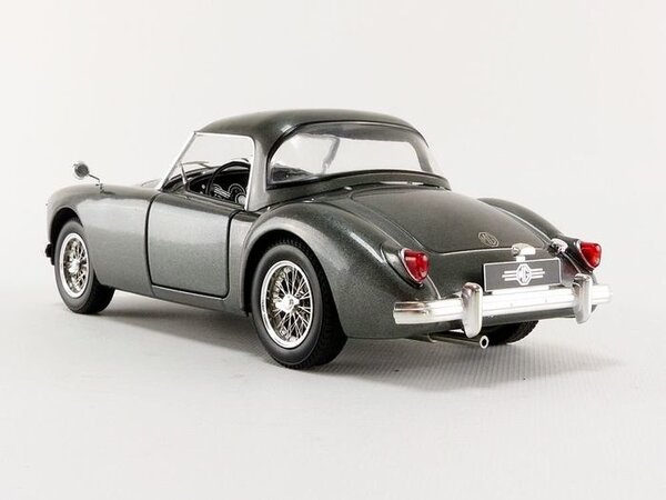 MG MGA MKI A1500 Closed 1957 - 1:18 - Triple 9 Collection