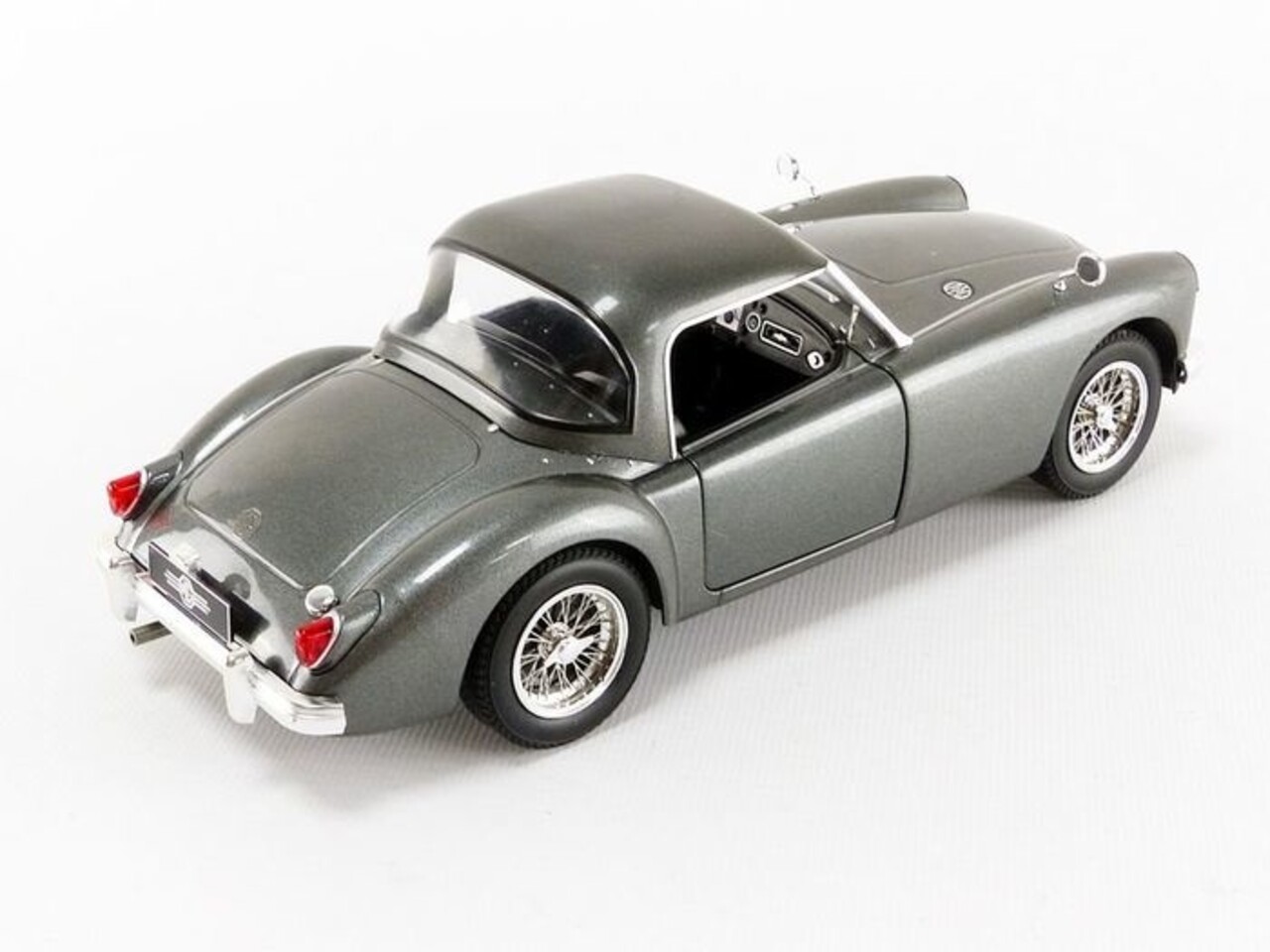 MG MGA MKI A1500 Closed 1957 - 1:18 - Triple 9 Collection