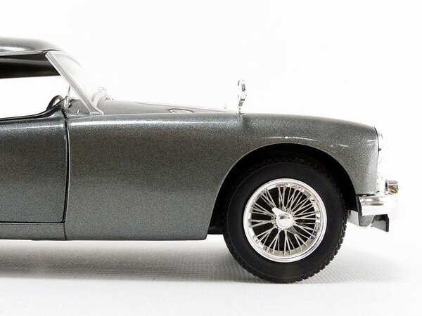 MG MGA MKI A1500 Closed 1957 - 1:18 - Triple 9 Collection
