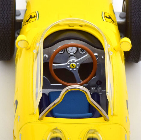 Formule 1 Ferrari Dino 156 Sharknose #8 GP Belgien 1961 - 1:18 - CMR Classic Model Replicars Formule 1 Ferrari Dino 156 Sharknose #8 GP Belgien 1961 - 1:18 - CMR Classic Model Replicars