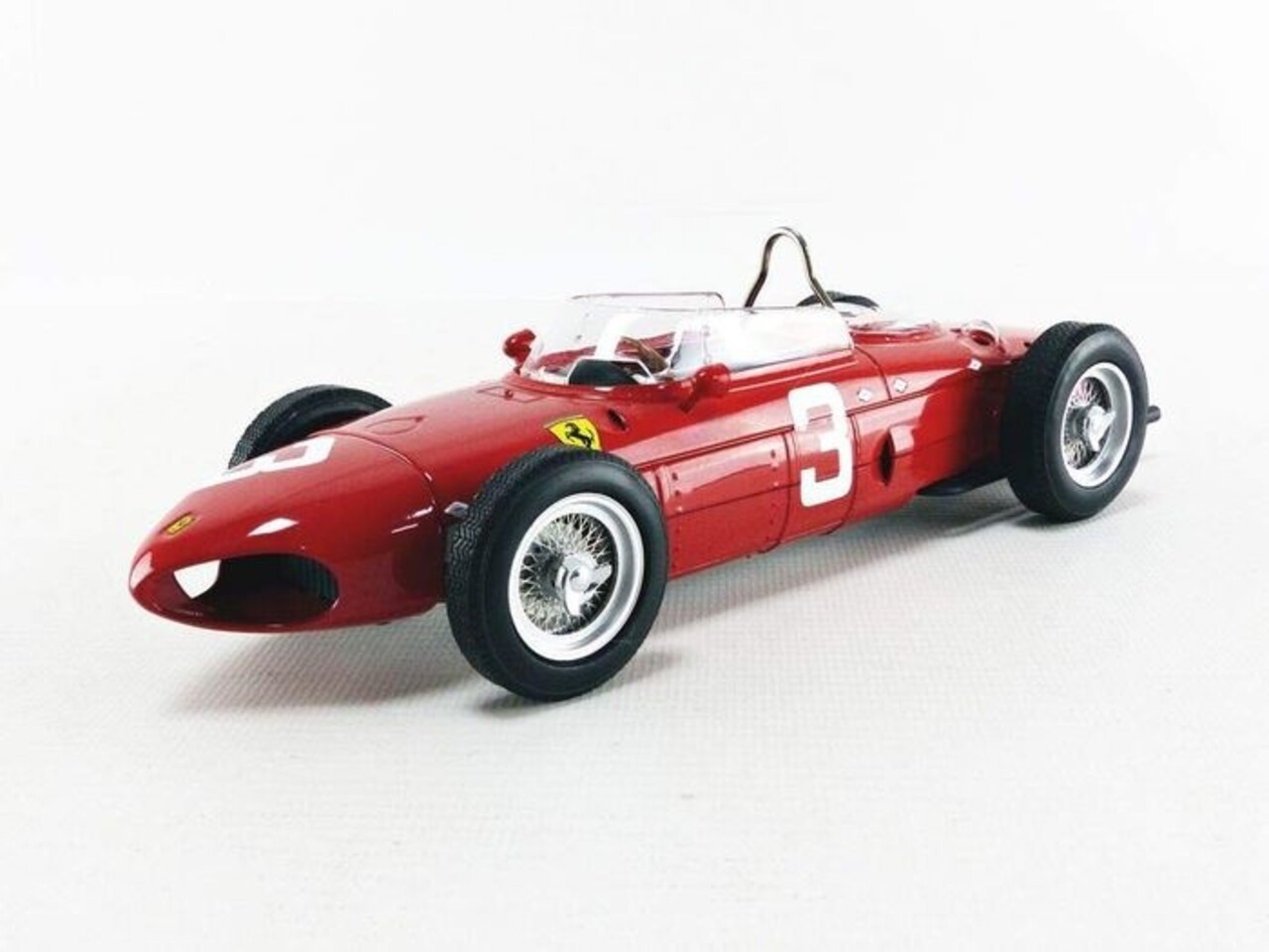 Formule 1 Ferrari Dino 156 Sharknose #3 1961 - 1:18 - CMR Classic Model Replicars