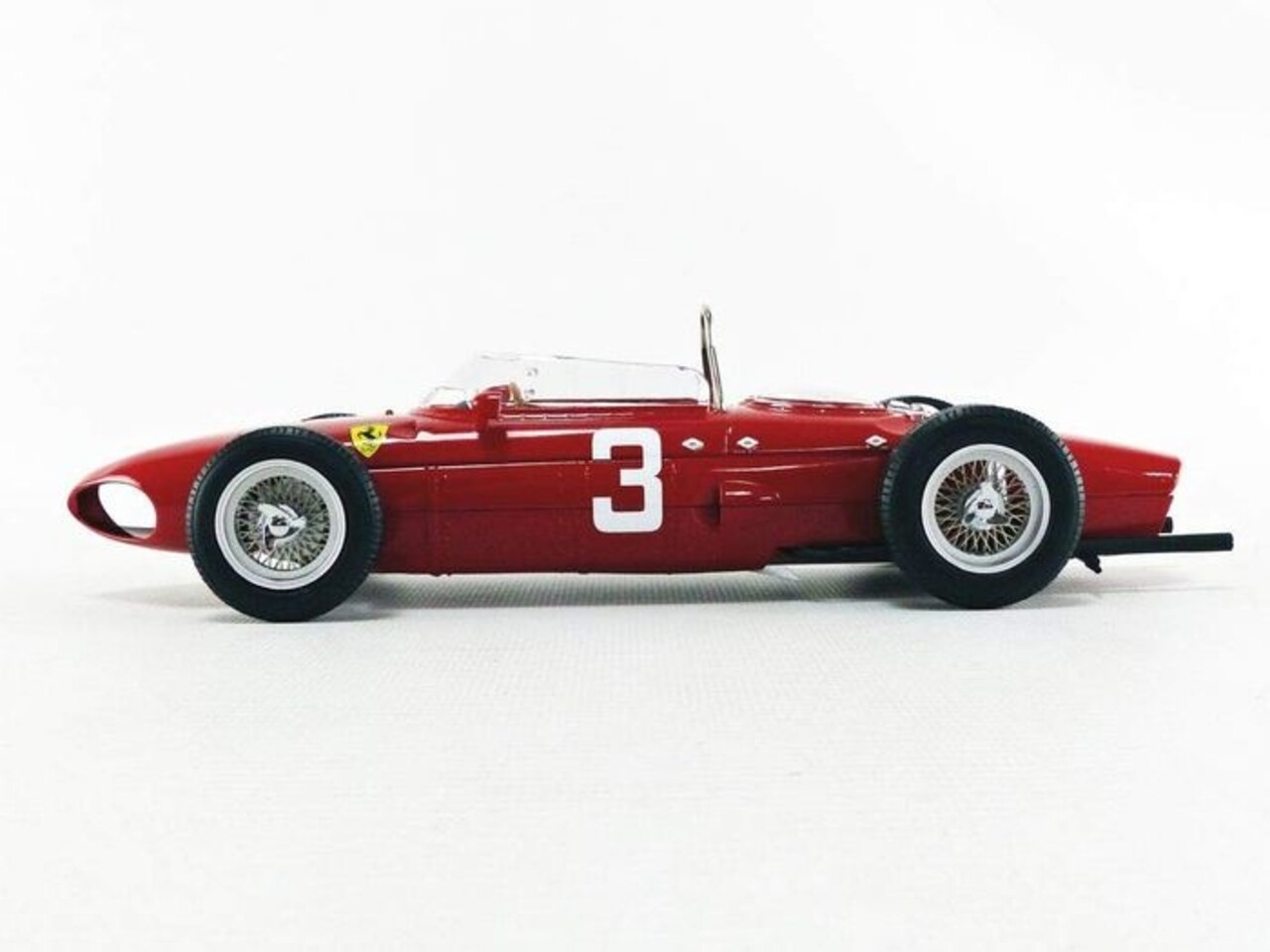 Formule 1 Ferrari Dino 156 Sharknose #3 1961 - 1:18 - CMR Classic Model Replicars