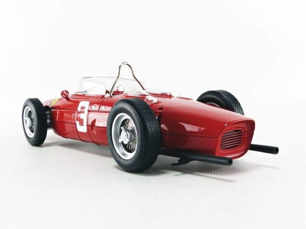 Formule 1 Ferrari Dino 156 Sharknose #3 1961 - 1:18 - CMR Classic Model Replicars