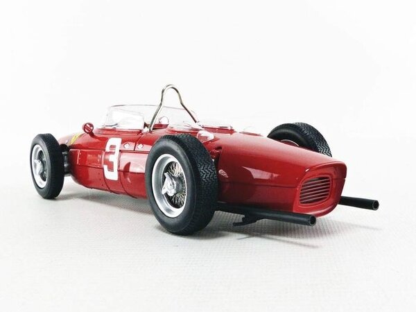 Formule 1 Ferrari Dino 156 Sharknose #3 1961 - 1:18 - CMR Classic Model Replicars