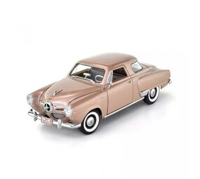 Studebaker Studebaker Champion 1950 - 1:18 - Road Signature Studebaker Studebaker Champion 1950 - 1:18 - Road Signature