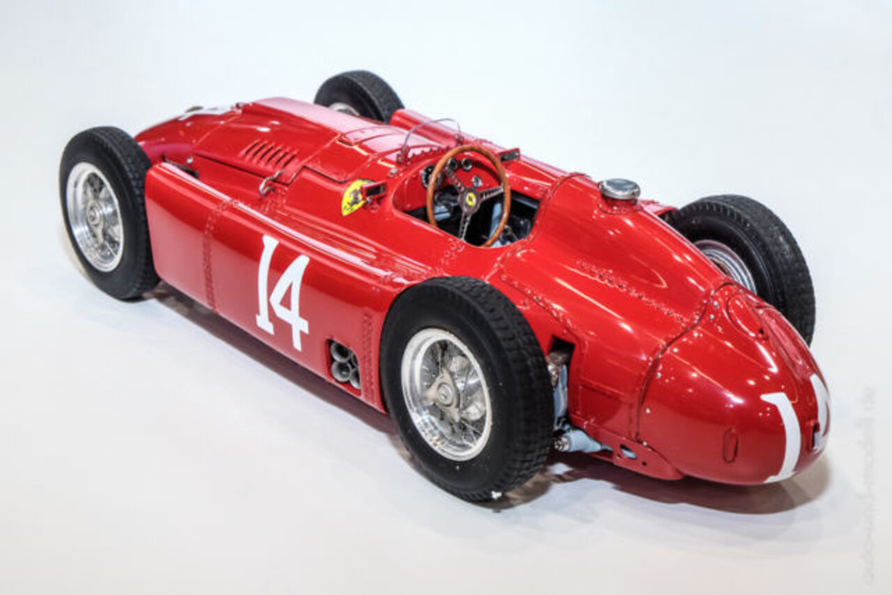 Formule 1 Ferrari D50 Short Nose #14 GP France 1956 - 1:18 - CMC Formule 1 Ferrari D50 Short Nose #14 GP France 1956 - 1:18 - CMC