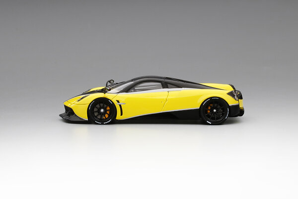 Pagani Pagani Huayra Pacchetto Tempesta  2016 Giallo Ginevra - 1:43 - TrueScale Miniatures Pagani Pagani Huayra Pacchetto Tempesta  2016 Giallo Ginevra - 1:43 - TrueScale Miniatures