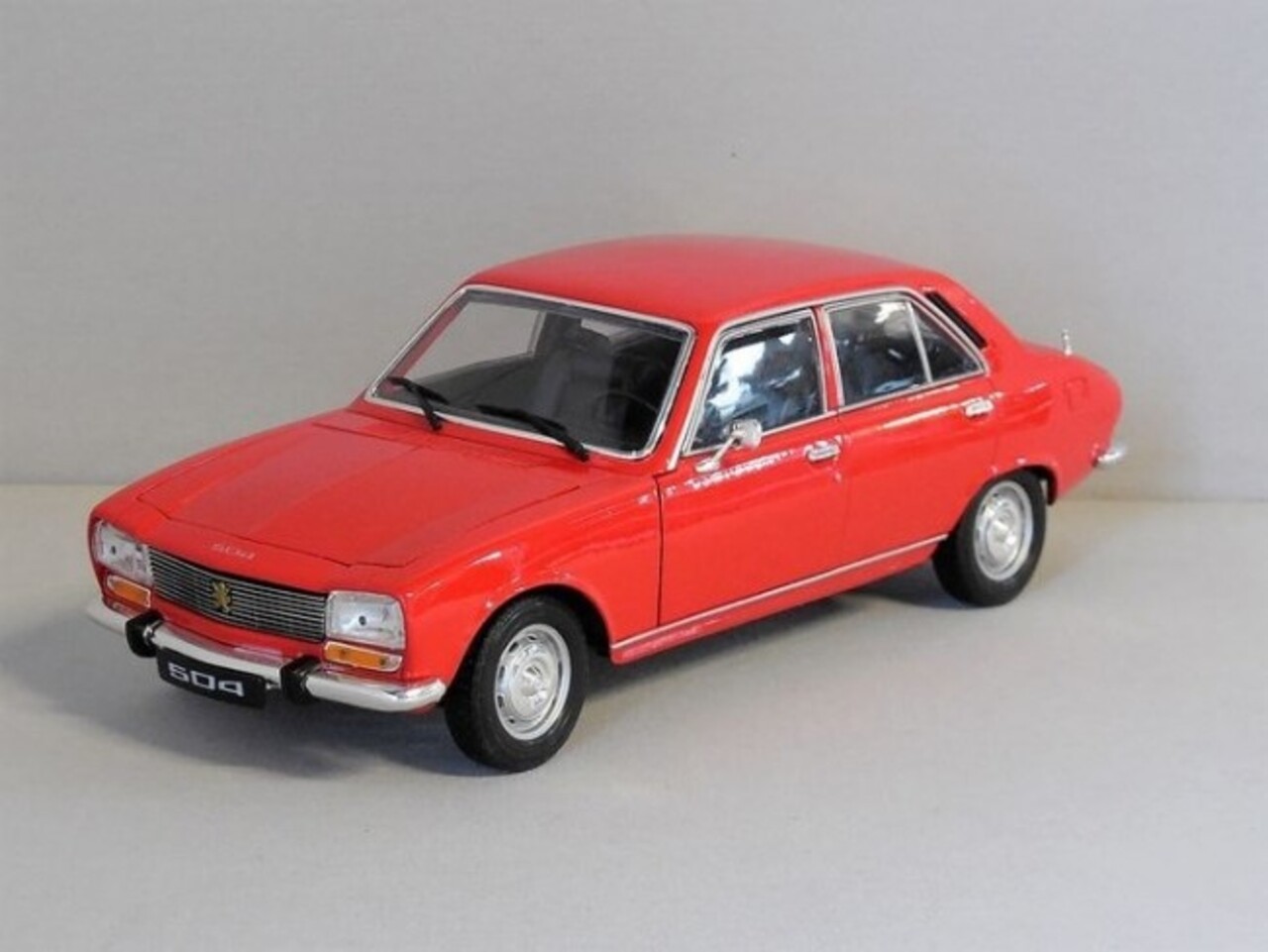 Peugeot Peugeot 504 1974 - 1:24 - Welly Peugeot Peugeot 504 1974 - 1:24 - Welly