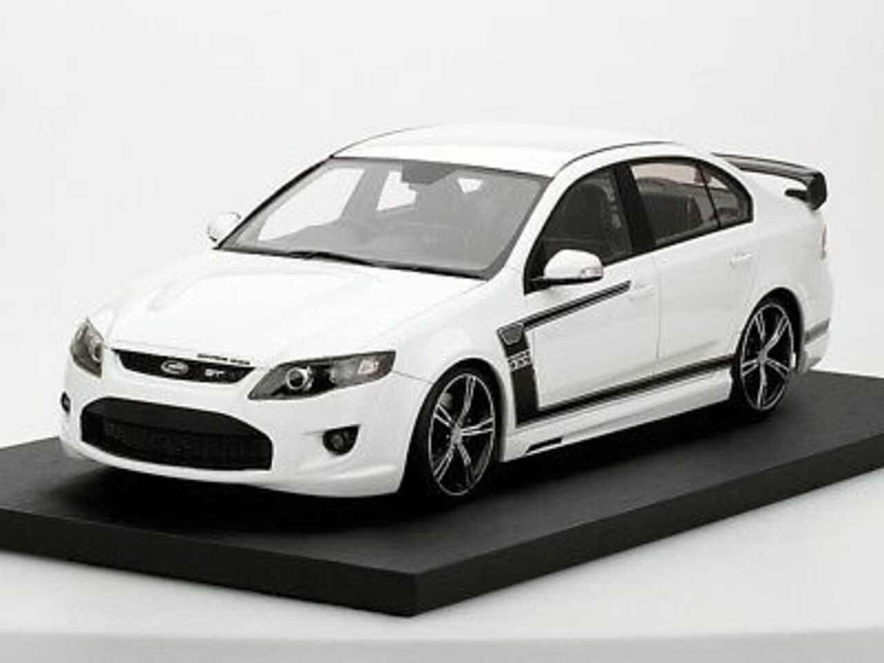 FPV FPV GT R-Spec 2012 - 1:18 - Apex Replicas FPV FPV GT R-Spec 2012 - 1:18 - Apex Replicas
