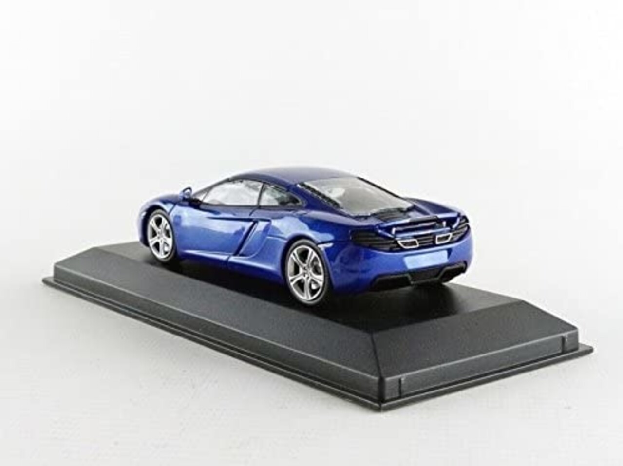 McLaren McLaren 12C 2011 - 1:43 - MaXichamps McLaren McLaren 12C 2011 - 1:43 - MaXichamps