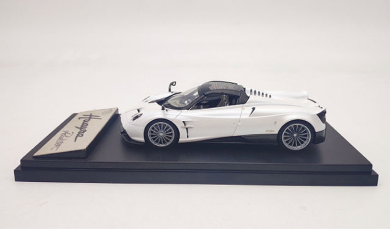 Pagani Pagani Huayra Roadster 2018 - 1:43 - LCD Model