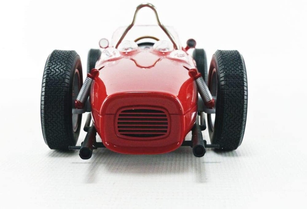 Formule 1 Ferrari Dino 156 Sharknose (Plain Body Edition) 1961 - 1:18 - CMR Classic Model Replicars