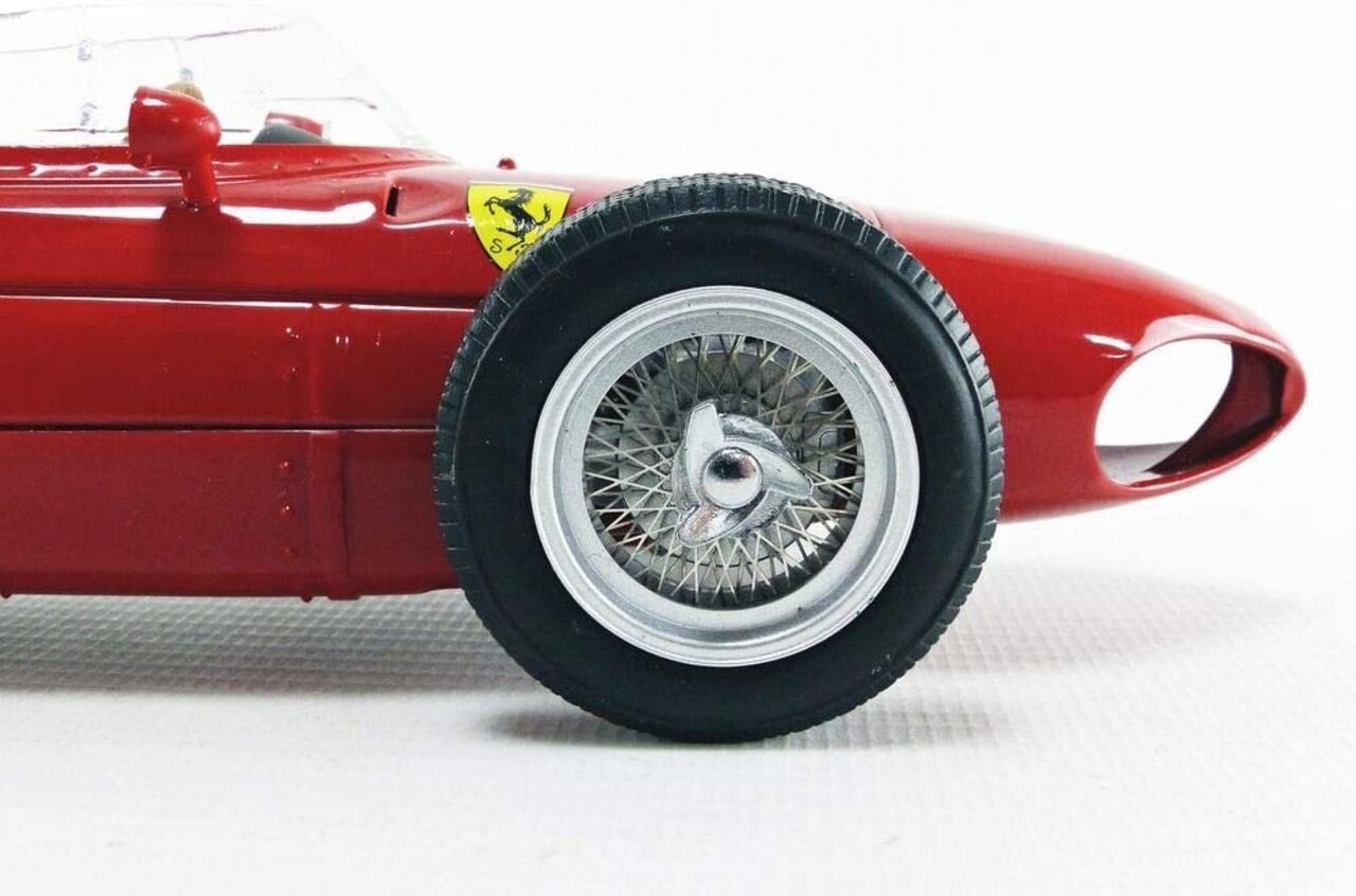 Formule 1 Ferrari Dino 156 Sharknose (Plain Body Edition) 1961 - 1:18 - CMR Classic Model Replicars