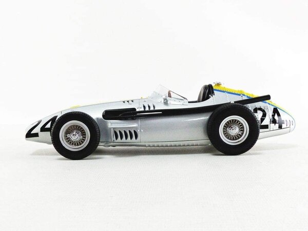 Formule 1 Maserati 250F #24 GP Italia 1957 - 1:18 - CMR Classic Model Replicars