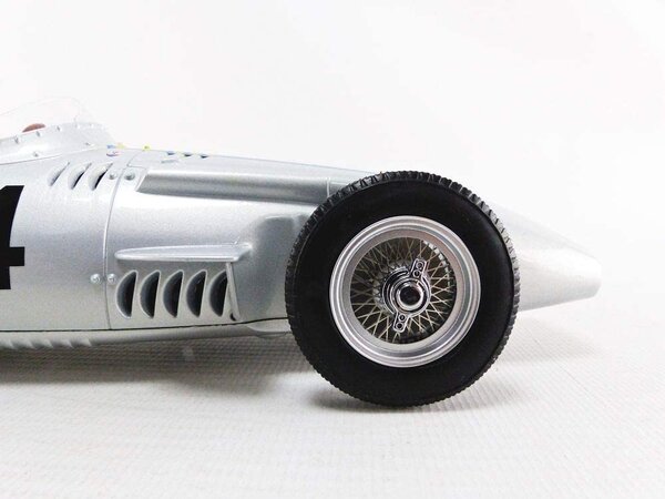 Formule 1 Maserati 250F #24 GP Italia 1957 - 1:18 - CMR Classic Model Replicars