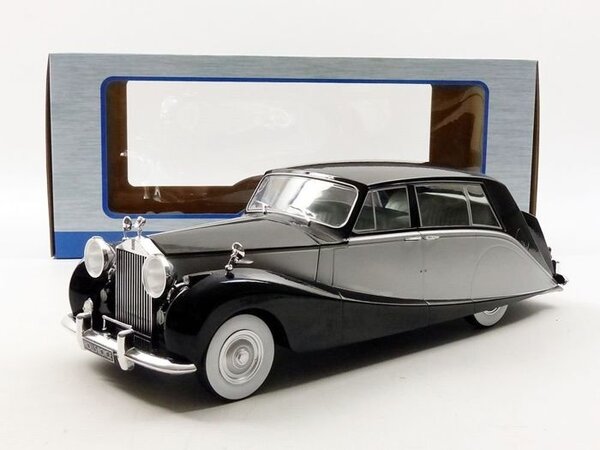 Rolls-Royce Rolls-Royce Silver Wraith Empress by Hooper - 1:18 - Modelcar Group Rolls-Royce Rolls-Royce Silver Wraith Empress by Hooper - 1:18 - Modelcar Group