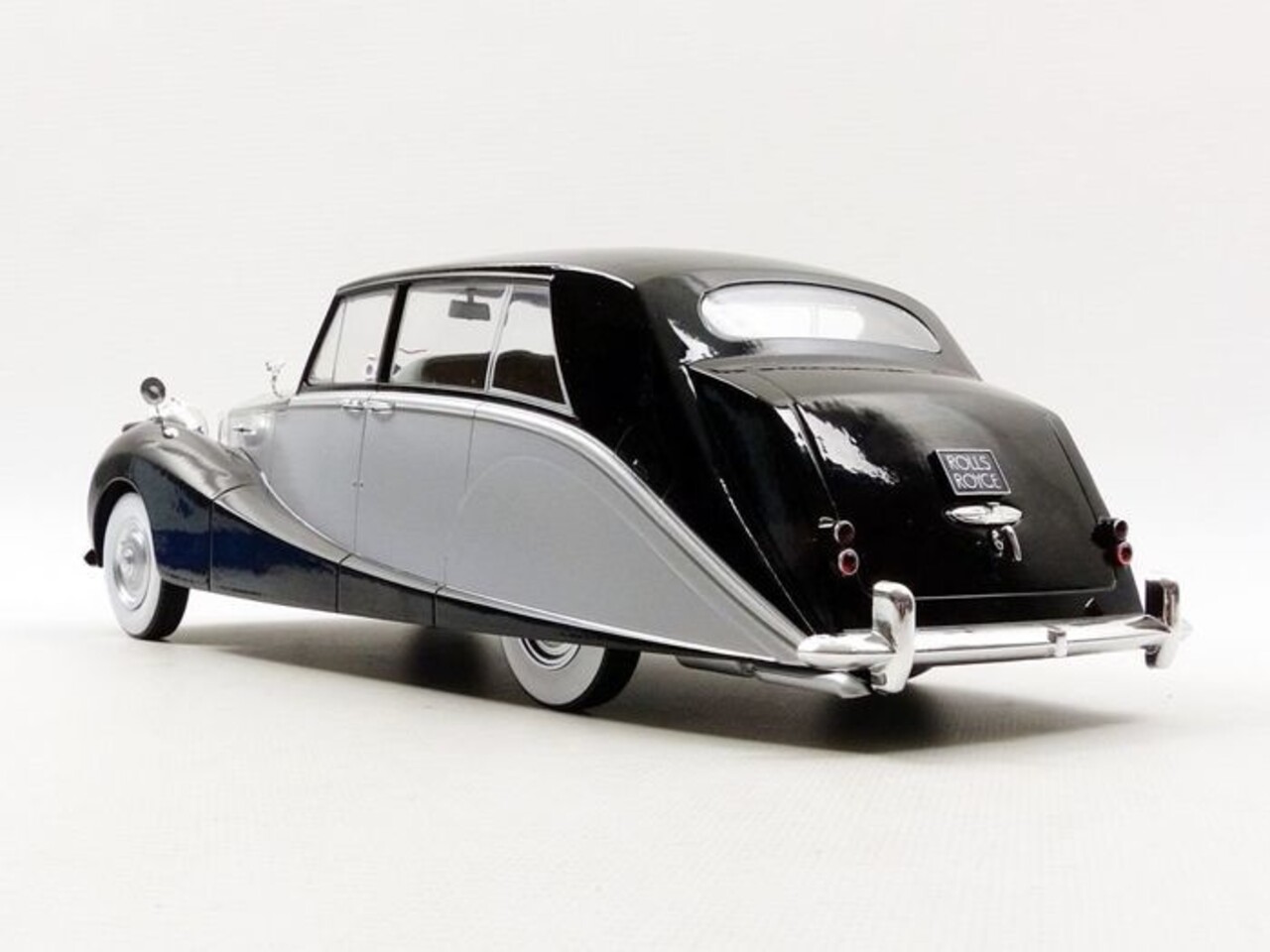 Rolls-Royce Rolls-Royce Silver Wraith Empress by Hooper - 1:18 - Modelcar Group Rolls-Royce Rolls-Royce Silver Wraith Empress by Hooper - 1:18 - Modelcar Group