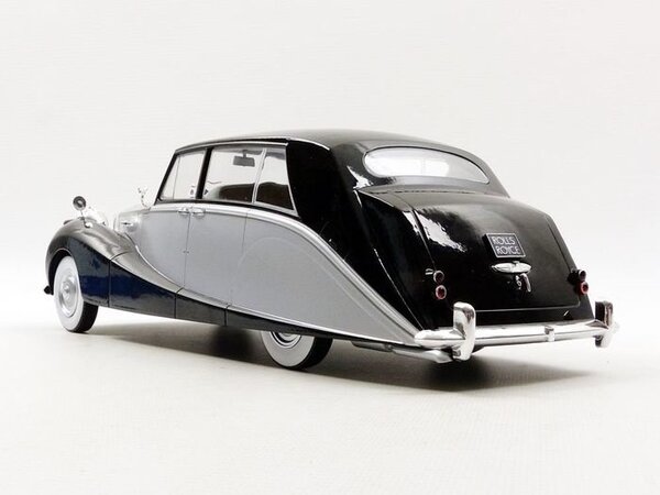 Rolls-Royce Rolls-Royce Silver Wraith Empress by Hooper - 1:18 - Modelcar Group Rolls-Royce Rolls-Royce Silver Wraith Empress by Hooper - 1:18 - Modelcar Group