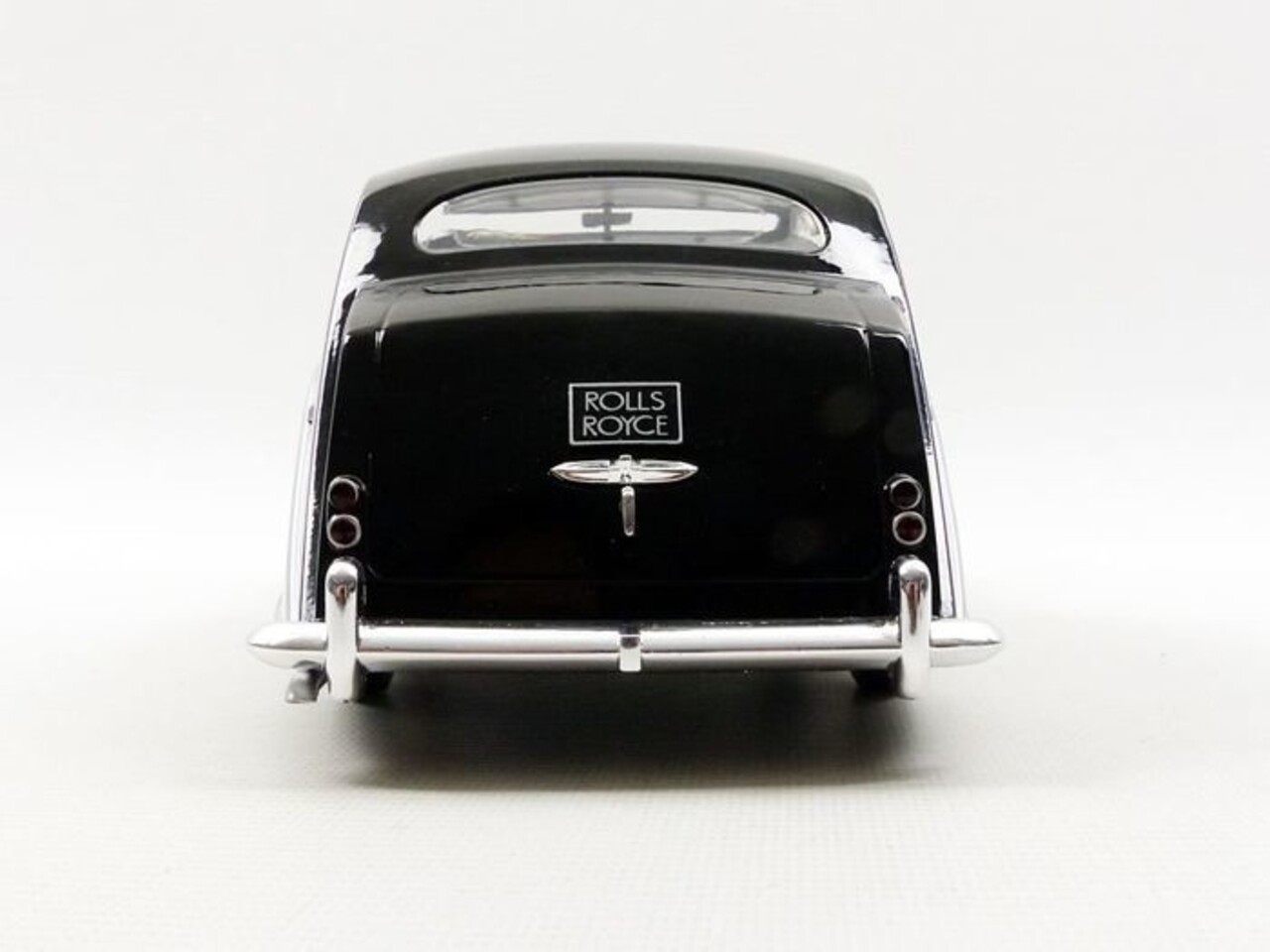 Rolls-Royce Rolls-Royce Silver Wraith Empress by Hooper - 1:18 - Modelcar Group Rolls-Royce Rolls-Royce Silver Wraith Empress by Hooper - 1:18 - Modelcar Group