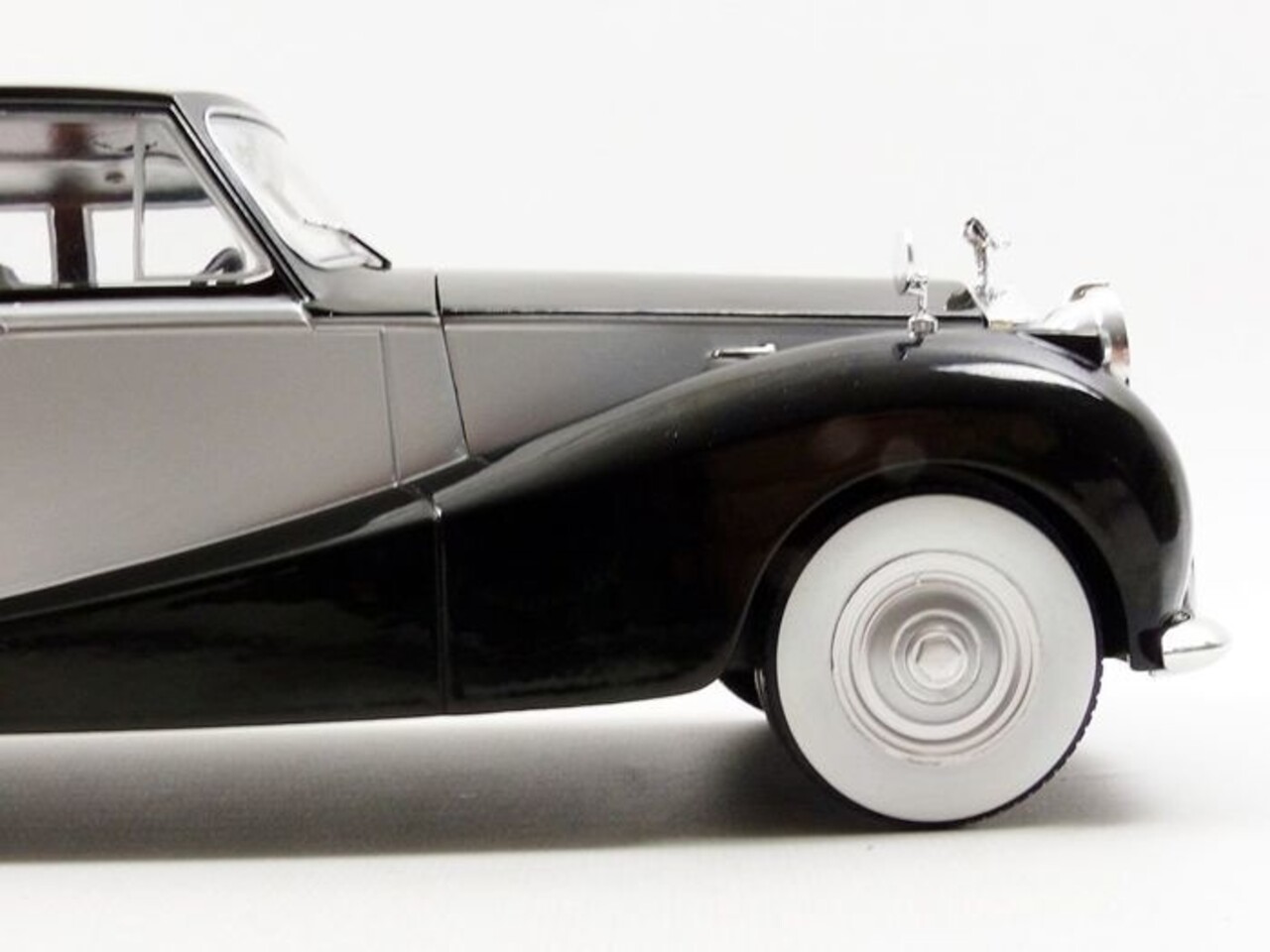 Rolls-Royce Rolls-Royce Silver Wraith Empress by Hooper - 1:18 - Modelcar Group Rolls-Royce Rolls-Royce Silver Wraith Empress by Hooper - 1:18 - Modelcar Group