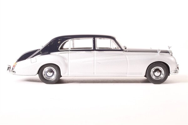 Rolls-Royce Rolls-Royce Phantom V James Young - 1:43 - Oxford Rolls-Royce Rolls-Royce Phantom V James Young - 1:43 - Oxford