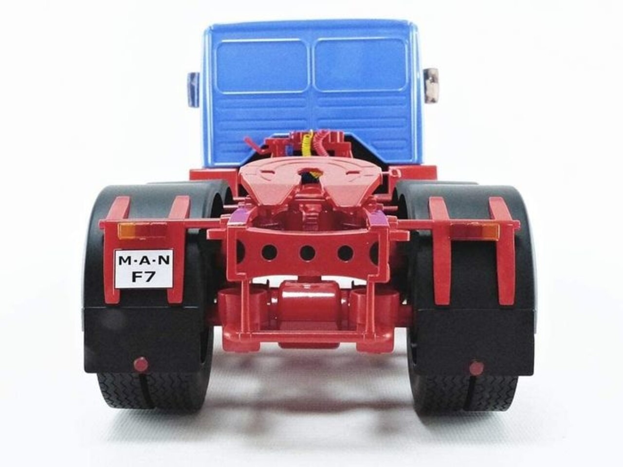 MAN MAN F7 16.304 1972 - 1:18 - Road Kings MAN MAN F7 16.304 1972 - 1:18 - Road Kings