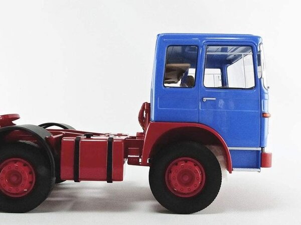 MAN F7 16.304 1972 - 1:18 - Road Kings - HMKT MAN F7 16.304 1972 - 1:18 - Road Kings - HMKT
