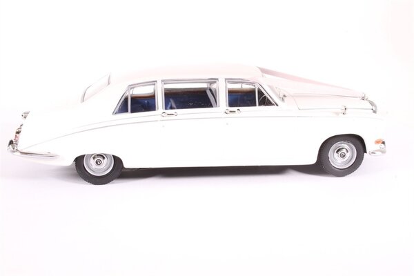 Daimler Daimler DS420 Wedding Car - 1:43 - Oxford Daimler Daimler DS420 Wedding Car - 1:43 - Oxford