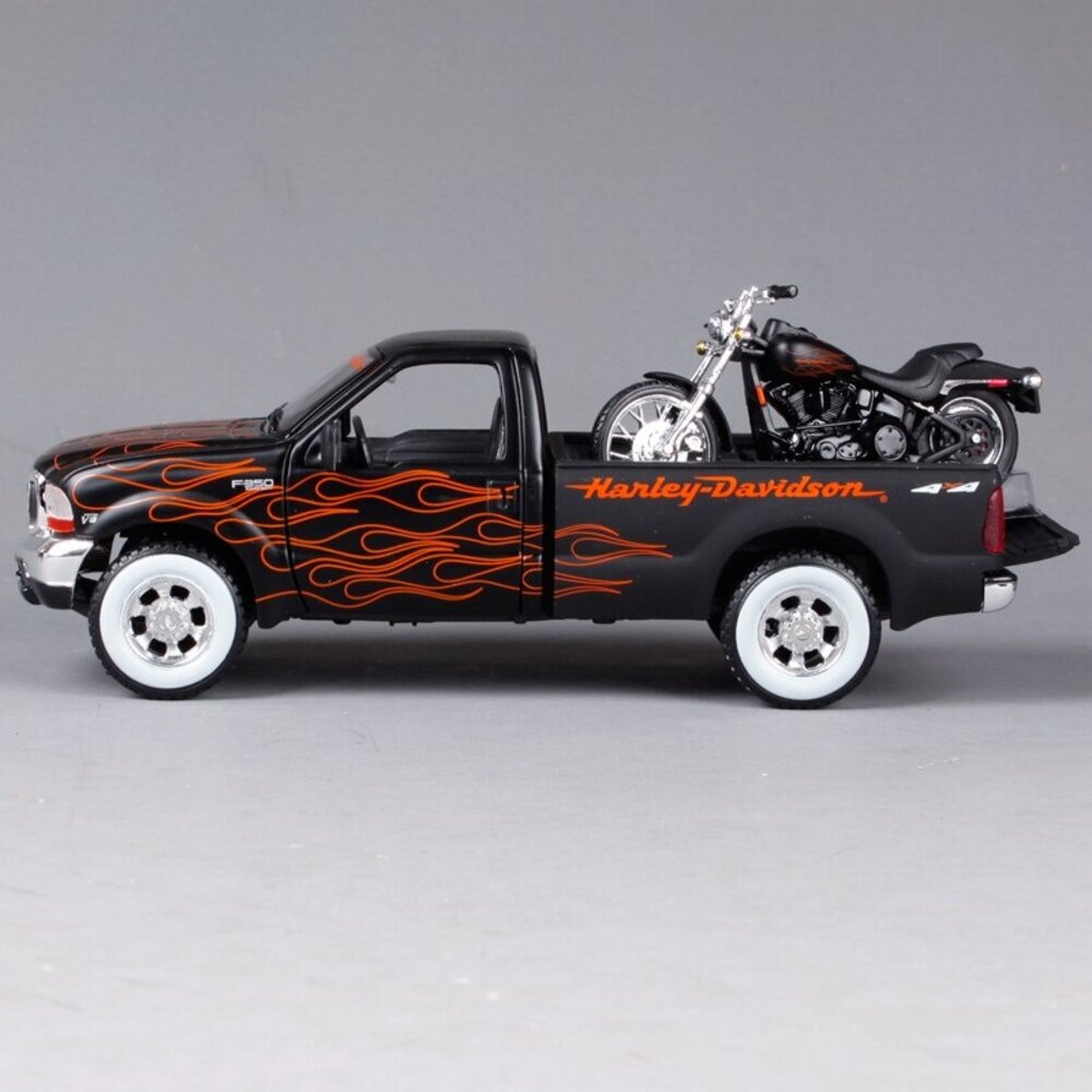 Ford Ford F-350 Super Duty Harley Davidson + FXSTB Night Train - 1:27 - Maisto Ford Ford F-350 Super Duty Harley Davidson + FXSTB Night Train - 1:27 - Maisto