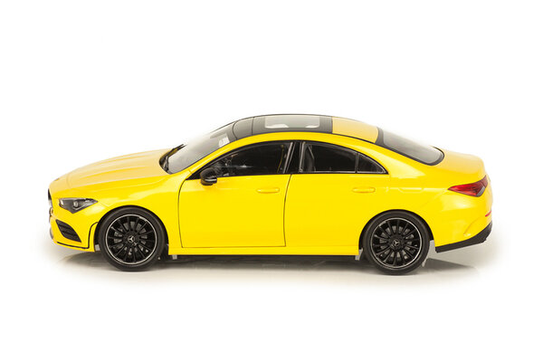 Mercedes-Benz Mercedes-Benz CLA Coupé - 1:18 - Z Models Mercedes-Benz Mercedes-Benz CLA Coupé - 1:18 - Z Models
