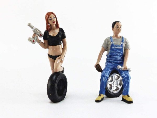Tire Brigade Set #2 Derek & Michele - 1:18 - Motorhead Miniatures