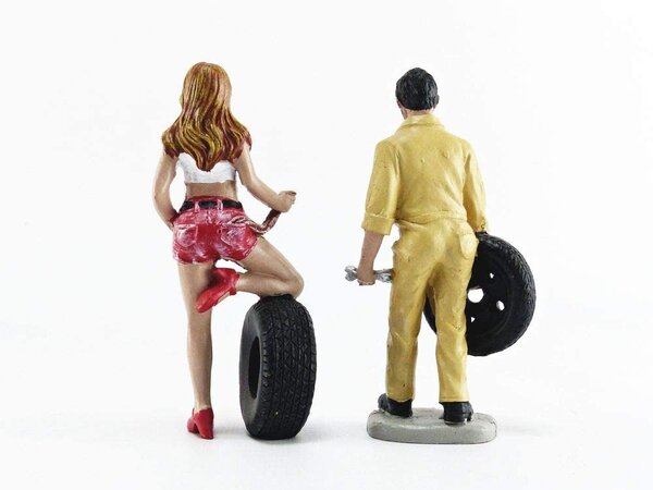 Tire Brigade Set #1 Andie & Gery - 1:18 - Motorhead Miniatures