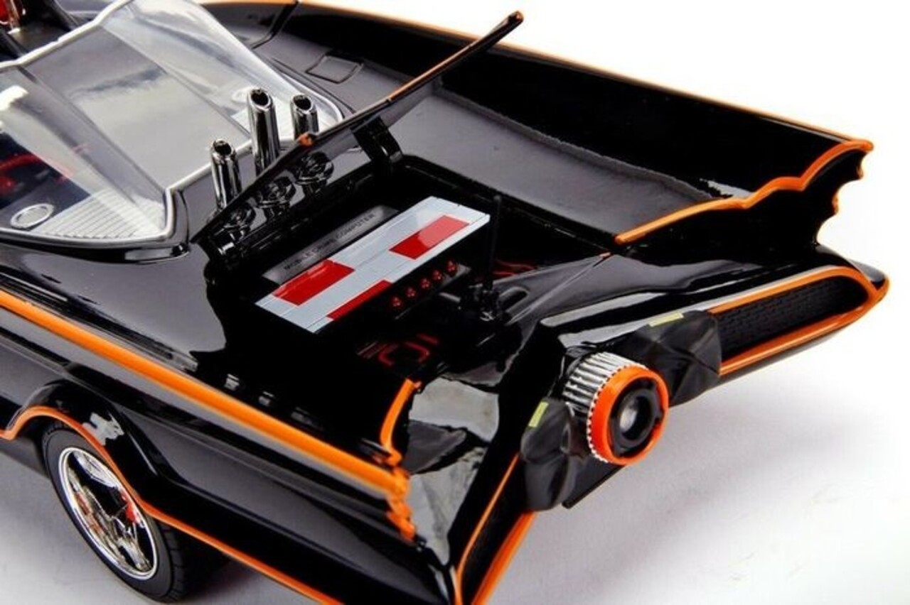Movie Memorabilia Classic TV Series Batmobile + Die Cast Figures - 1:18 - Jada Toys Movie Memorabilia Classic TV Series Batmobile + Die Cast Figures - 1:18 - Jada Toys