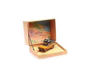 Land Rover Land Rover Range Rover 'Camel Trophy' Papua Nova Guinea Dirty Version 1982 - 1:43 - Almost Real Land Rover Land Rover Range Rover 'Camel Trophy' Papua Nova Guinea Dirty Version 1982 - 1:43 - Almost Real