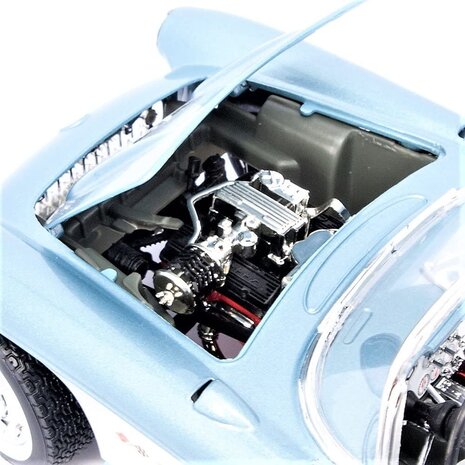 Chevrolet Chevrolet Corvette 1957 - 1:18 - Road Signature Chevrolet Chevrolet Corvette 1957 - 1:18 - Road Signature