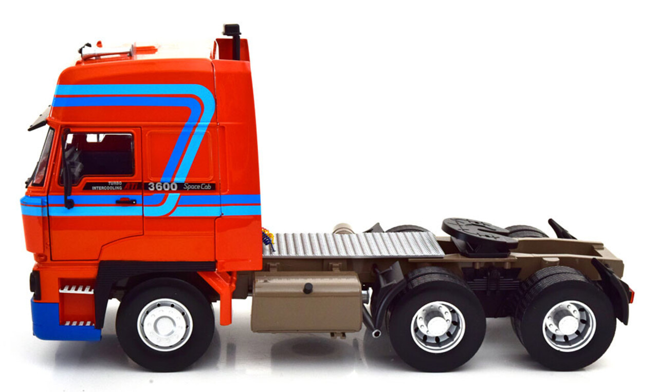Daf DAF 3600 Space Cab - 1:18 - Road Kings